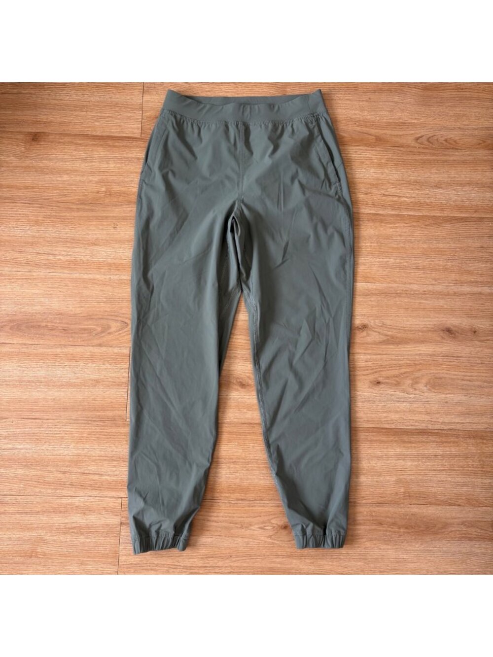 Lululemon Athletic Adapted State High Rise Jogger 28” Grey Sage Women’s Sz 6